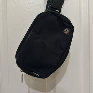 Lululemon Everywhere Belt Bag 1L